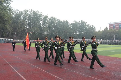 農(nóng)村戶口學(xué)生報名石家莊東華鐵路學(xué)校能減免學(xué)費嗎？