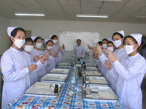 初中畢業(yè)可以學(xué)護士嗎