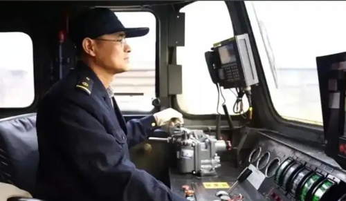 火車司機駕駛證怎么考？