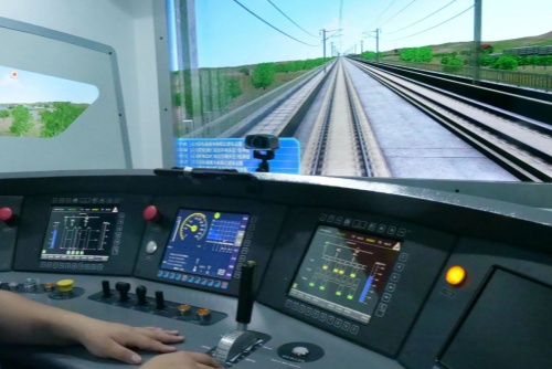 想當(dāng)火車司機？中專學(xué)歷也能報名！穩(wěn)定高薪 + 鐵飯碗！