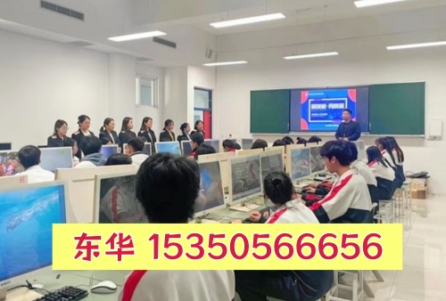 石家莊東華鐵路學校有校服嗎？平時讓穿校服嗎？