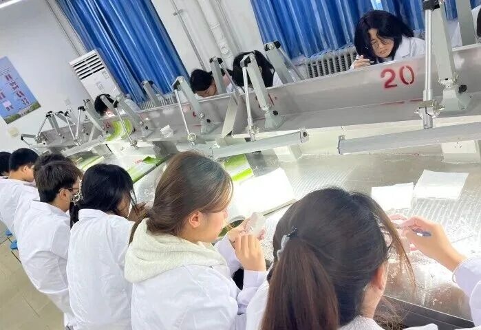 重磅利好：石家莊冀聯(lián)醫(yī)學(xué)中專2026級新生享多項(xiàng)費(fèi)用全免